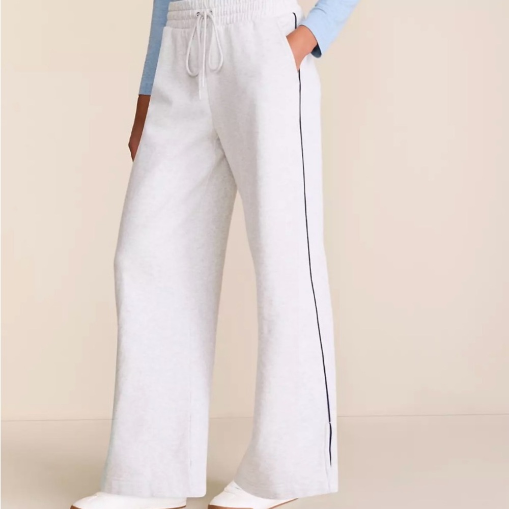 Lou and Grey Women’s Wide-Leg Sweatpants with piping on leg.size xl
